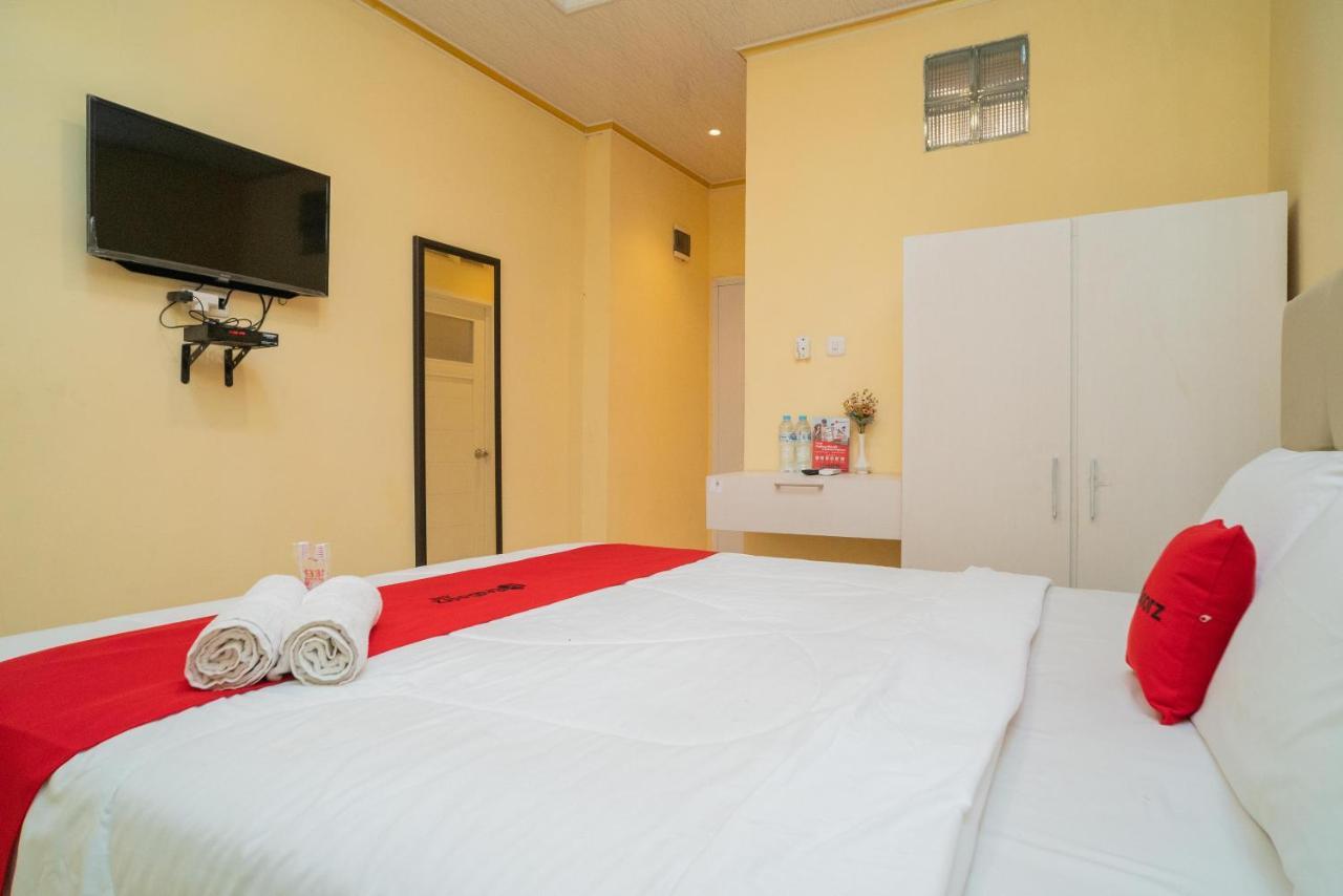Reddoorz Plus Syariah Near Pasar Turi Surabaya Buitenkant foto